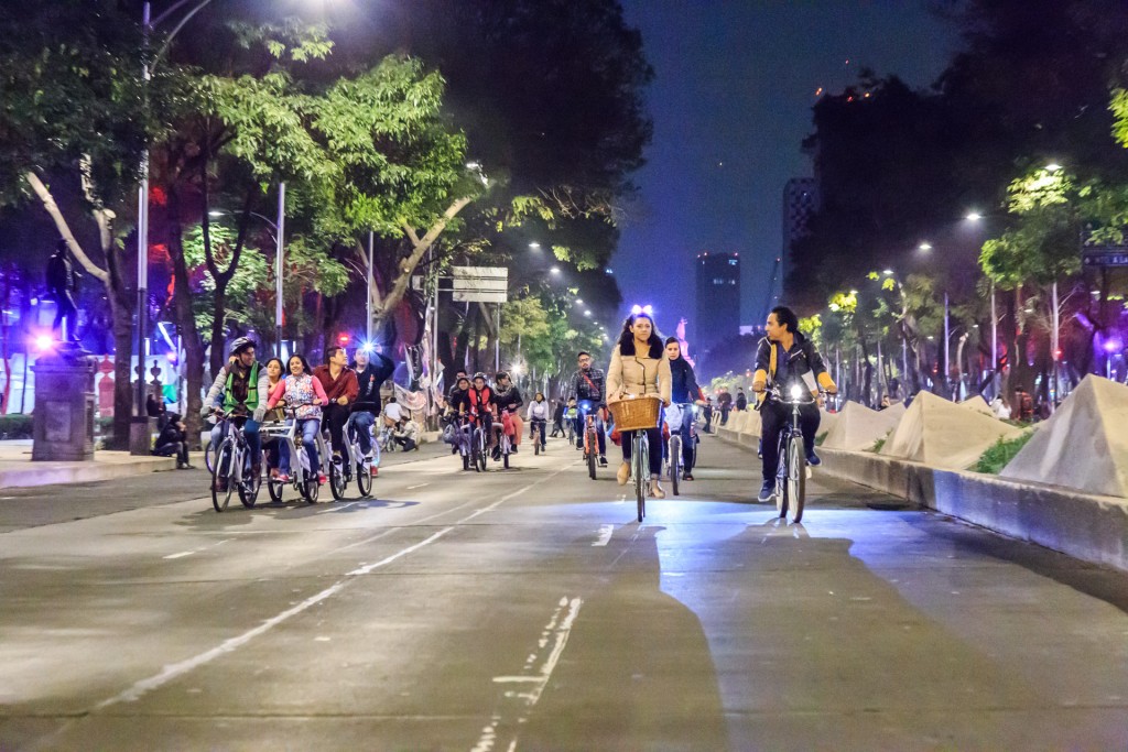 Paseo-nocturno-Reforma-2