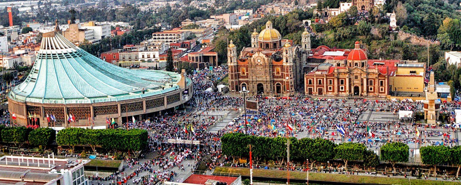 plaza-del-zocalo-fondo-basilica-guadalupe