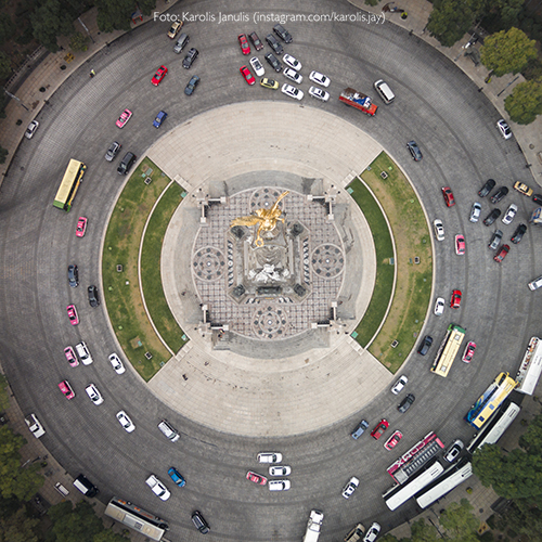 Glorite with the monument of El Angel de la Independencia on the Reforma avenue in Mexico City.