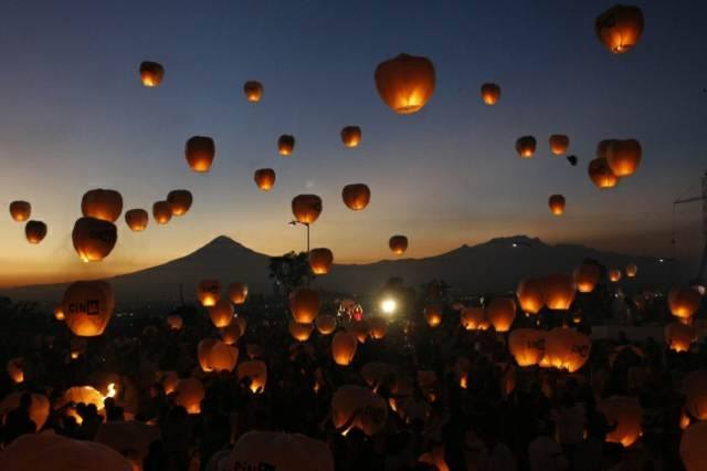 Festival de globos de cantoya, un evento familiar y ecofriendly en Teotihuacán