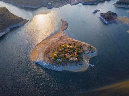 Isla Tzibantzá, un oasis dentro del espejo de agua de la presa Zimapán