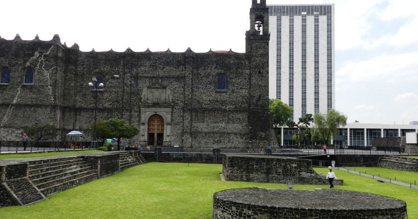 Sobre el convento que converge con la zona arqueológica de Tlatelolco