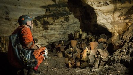 La Cueva del Dios Jaguar, el hallazgo más impresionante del Mundo Maya