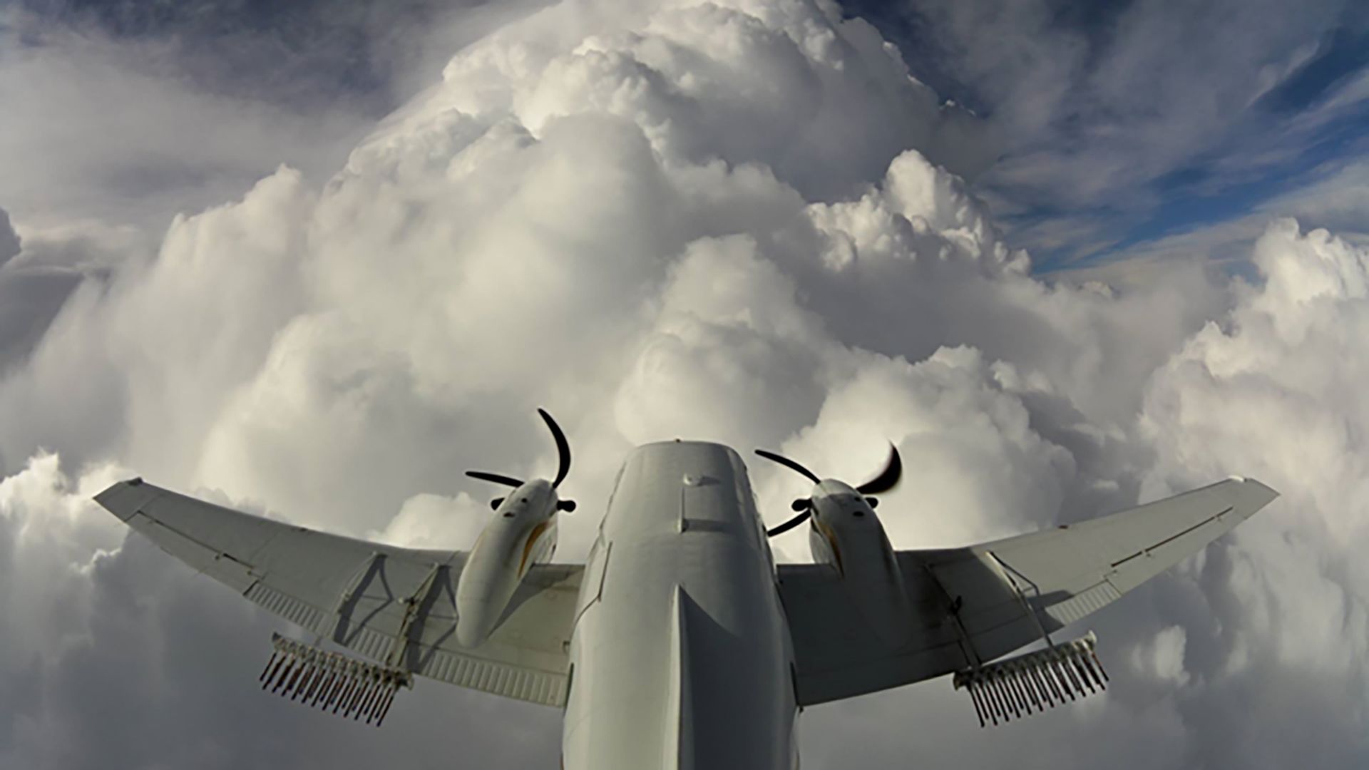 Bombardeo de nubes, el plan para combatir la sequía en CDMX