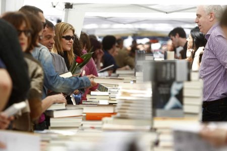 Todo lo que podrás encontrar en la gran venta de libros organizada por el INBA