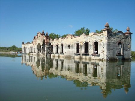 Presa Las Adjuntas, último lugar de descanso de un pueblo sumergido