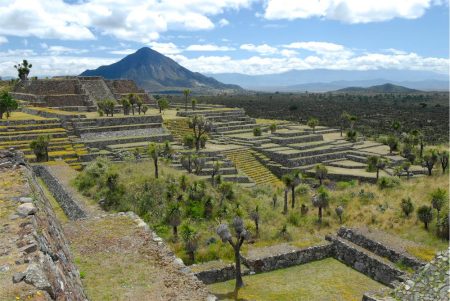 La zona arqueológica más grande de México fue construida sobre un derrame de lava volcánica