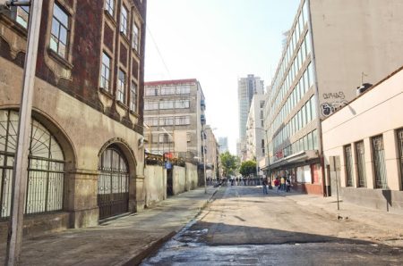 Una caminata por la antigua y fascinante calle Artículo 123