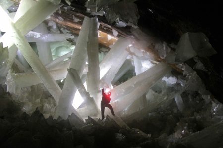 Descubren milenarios seres microscópicos dentro los colosales Cristales de Naica