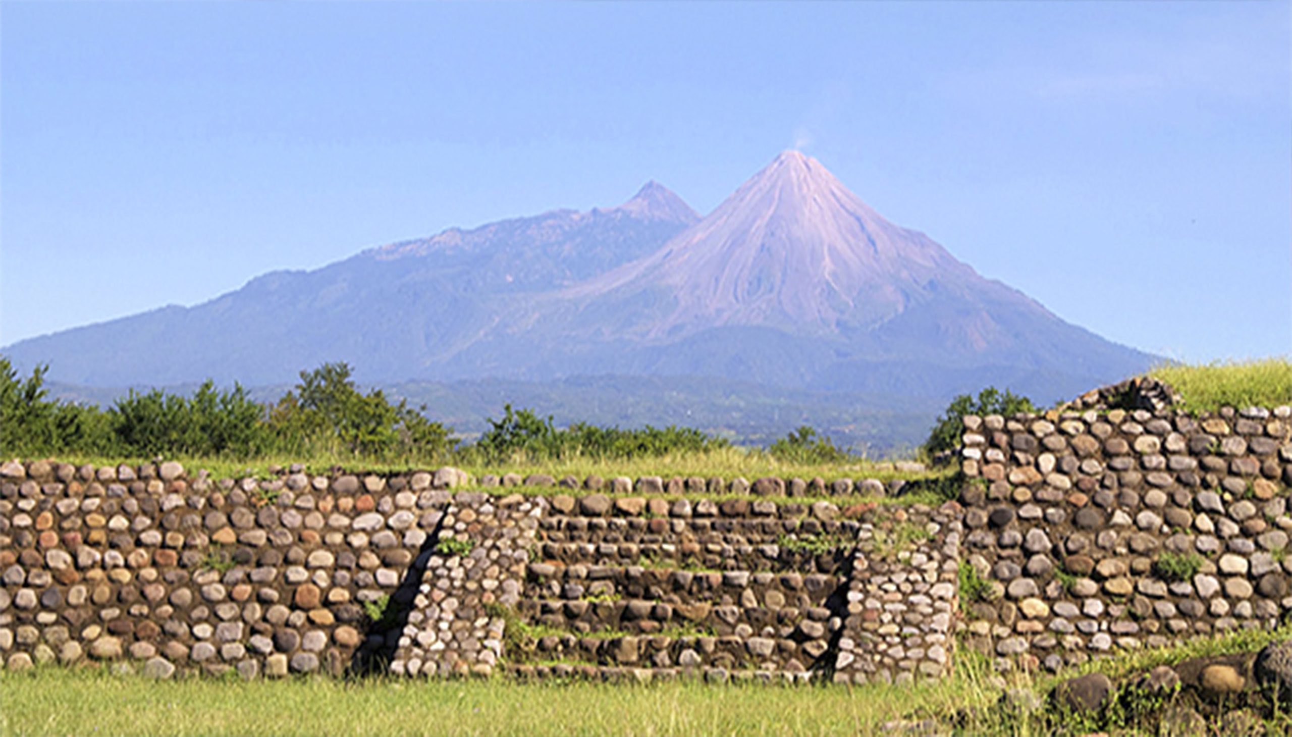 Los Capacha y la arqueología de la Campana en las faldas del Volcán de Fuego