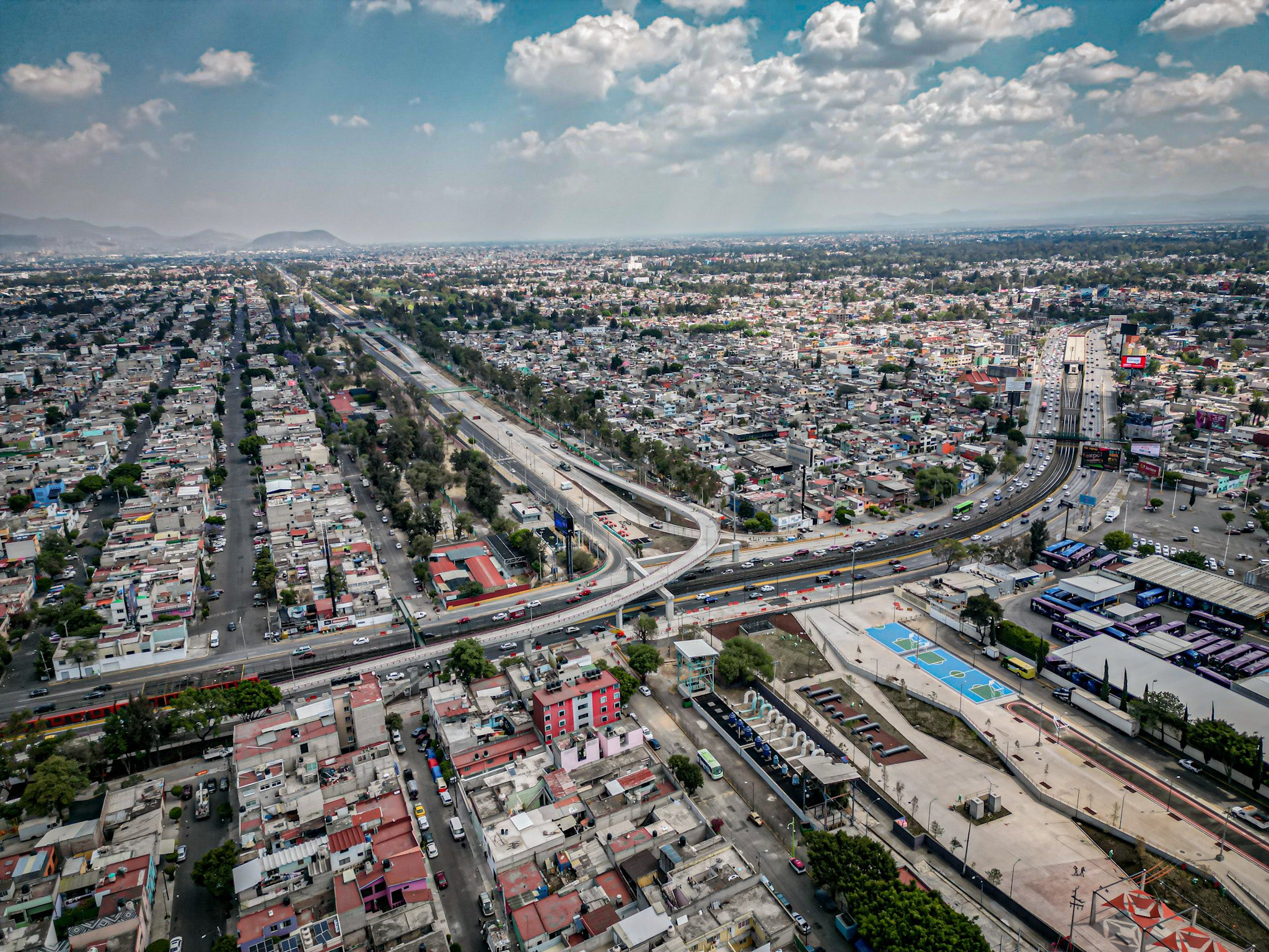 Inauguran el puente Las Adelitas que conecta el Circuito Interior, Gran Canal y AIFA