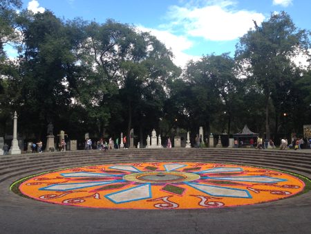 El día de muertos en imágenes del Panteón de Dolores (FOTOS)