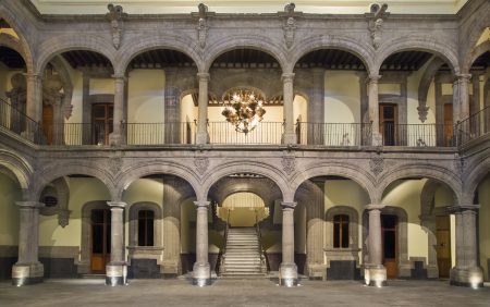 La leyenda amorosa que encierra el palacio de los Condes de Santiago de Calimaya