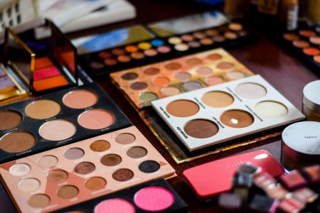 Adéntrate en el mundo del maquillaje profesional en Artist Community Hub