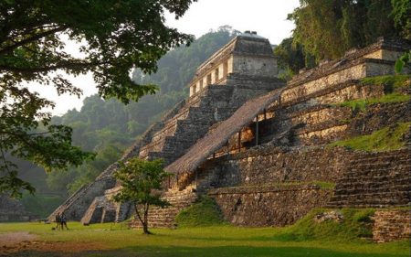 Descubren cámara mortuoria con un esqueleto íntegro en Palenque