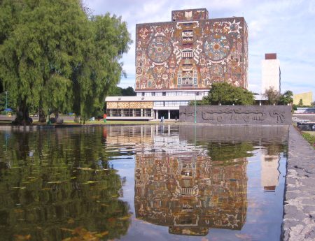 Sobre el asombroso acervo de la Biblioteca Central de la UNAM