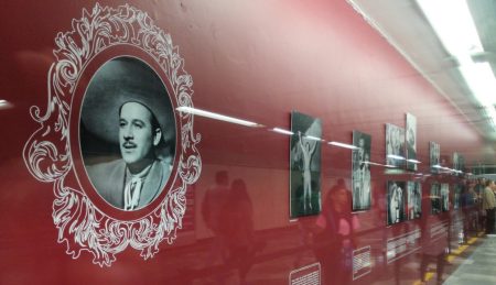 Pedro Infante en los muros del Metro Bellas Artes