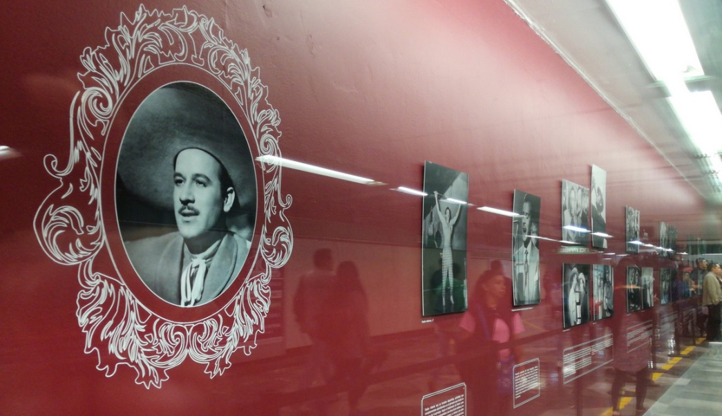 Pedro Infante en los muros del Metro Bellas Artes