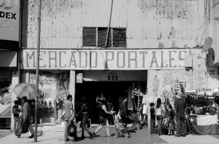 Nostalgia urbana: fotografías llenas de historia y tradición de la colonia Portales