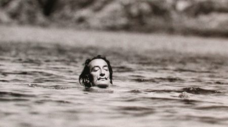 Dalí de Cadaqués: 120 fotografías del lado místico del genio surrealista