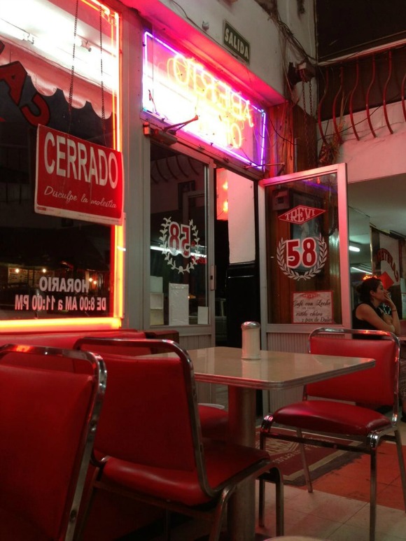 Cafetería Trevi: Una parada deliciosa y fugaz en los años 50