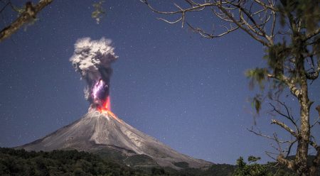 Impactantes postales del majestuoso volcán de Colima