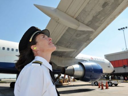 Celebra CDMX histórico vuelo transcontinental liderado por mujeres