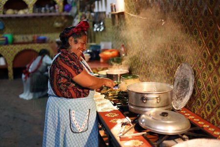 Abigail Mendoza: la cocinera zapoteca de fama mundial que atiende Tlamanalli