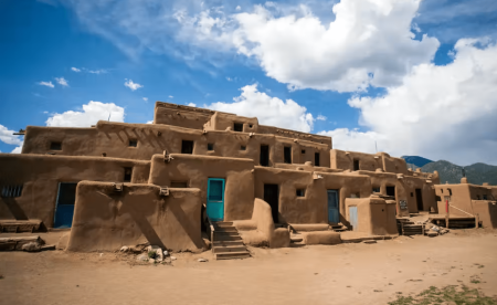 El adobe en México es un patrimonio cultural en peligro de extinción