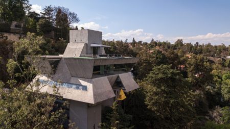 Recorre el interior de la joya brutalista de Bosque de las Lomas