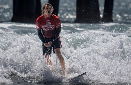 Se corona el mexicano Alan Cleland en el US Open de surf