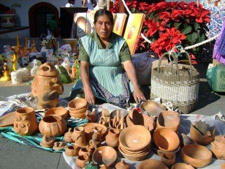 Esta alfarería en Cuentepec preserva la tradición prehispánica del barro