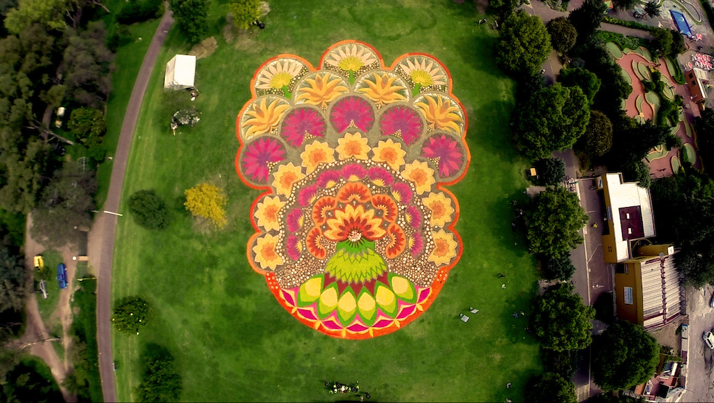 La alfombra floral más grande de la CDMX yacerá en el Monumento a la Revolución