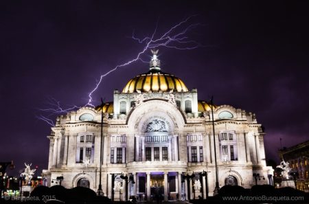 El fotógrafo que caza relámpagos en la Ciudad de México (FOTOS)