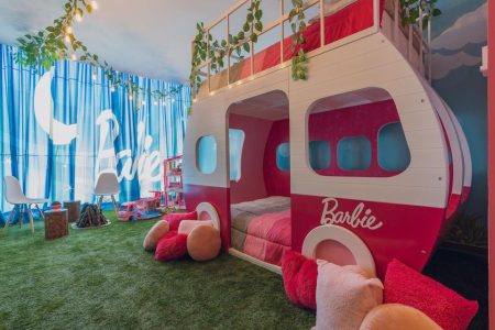 Barbie cumple 60 años y Hilton México City Santa Fe lo celebra con un Glamping