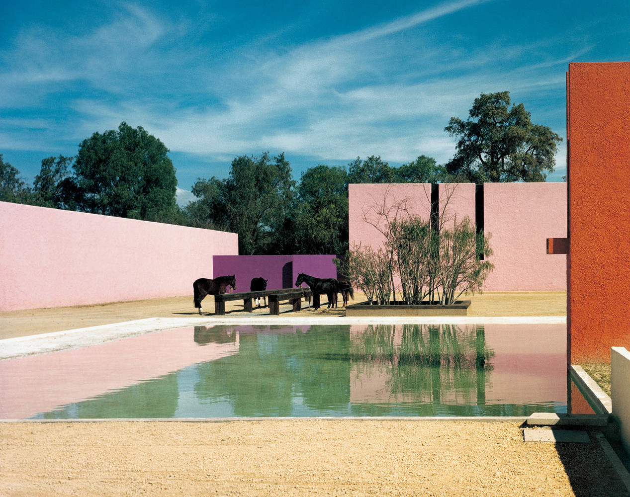 Sobre el proyecto ecuestre poco conocido de Luis Barragán (FOTOS)