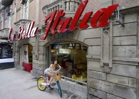 Se despide la Bella Italia de la Colonia Roma después de 97 años en la Roma