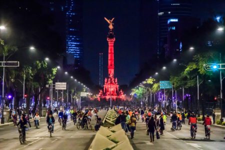 Recibe la primavera con un paseo nocturno en bicicleta