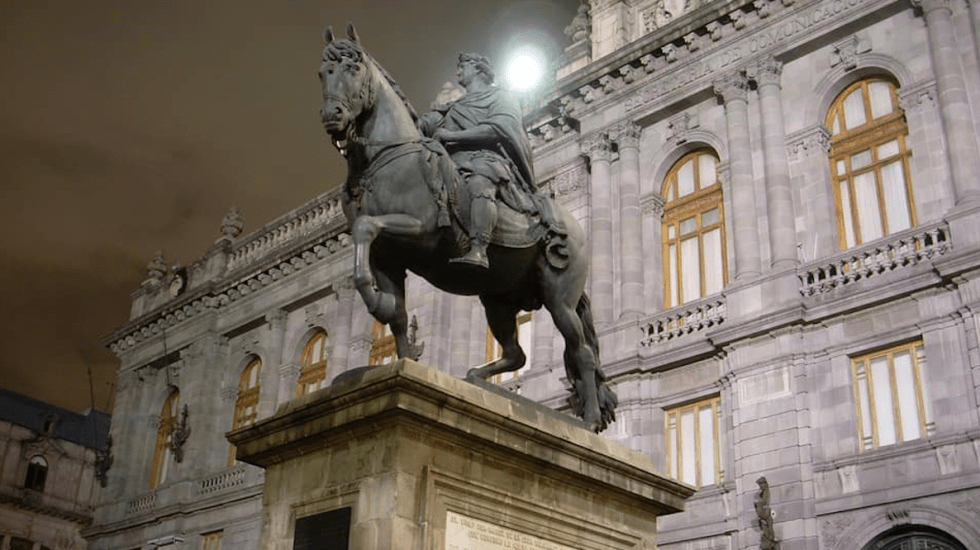 Nostalgia urbana: fotos del traslado de la estatua Caballito de Tolsá