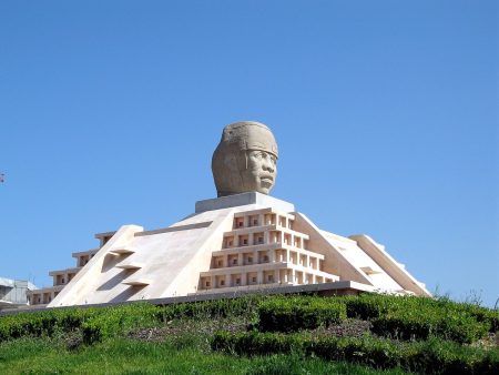 Conoce la cabeza olmeca que se encuentra en Vallecas, España