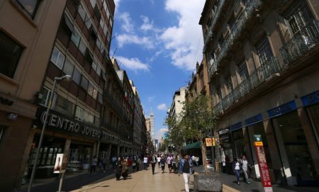 ¿Quiénes han desfilado por la calle Francisco I. Madero?