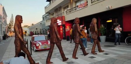 Fans de los Beatles podrán visitar el Callejón Liverpool en Mazatlán