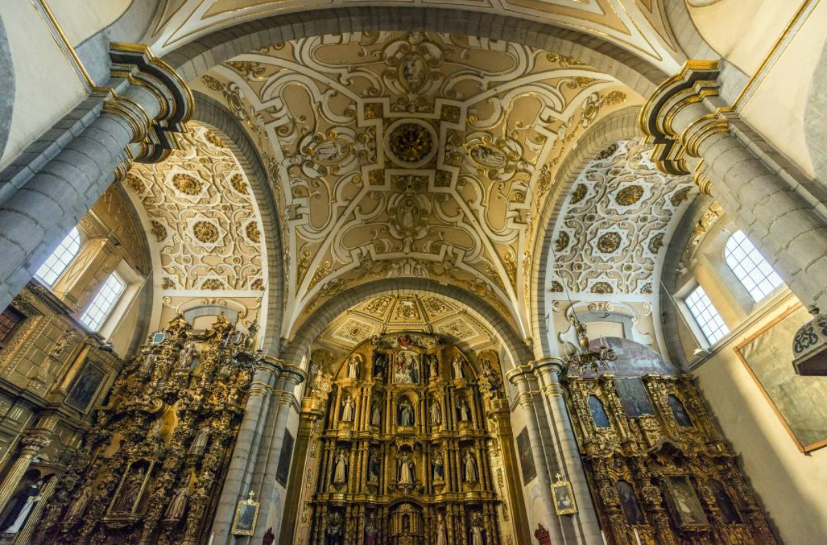 La opulente historia de la Capilla Dorada del Rosario