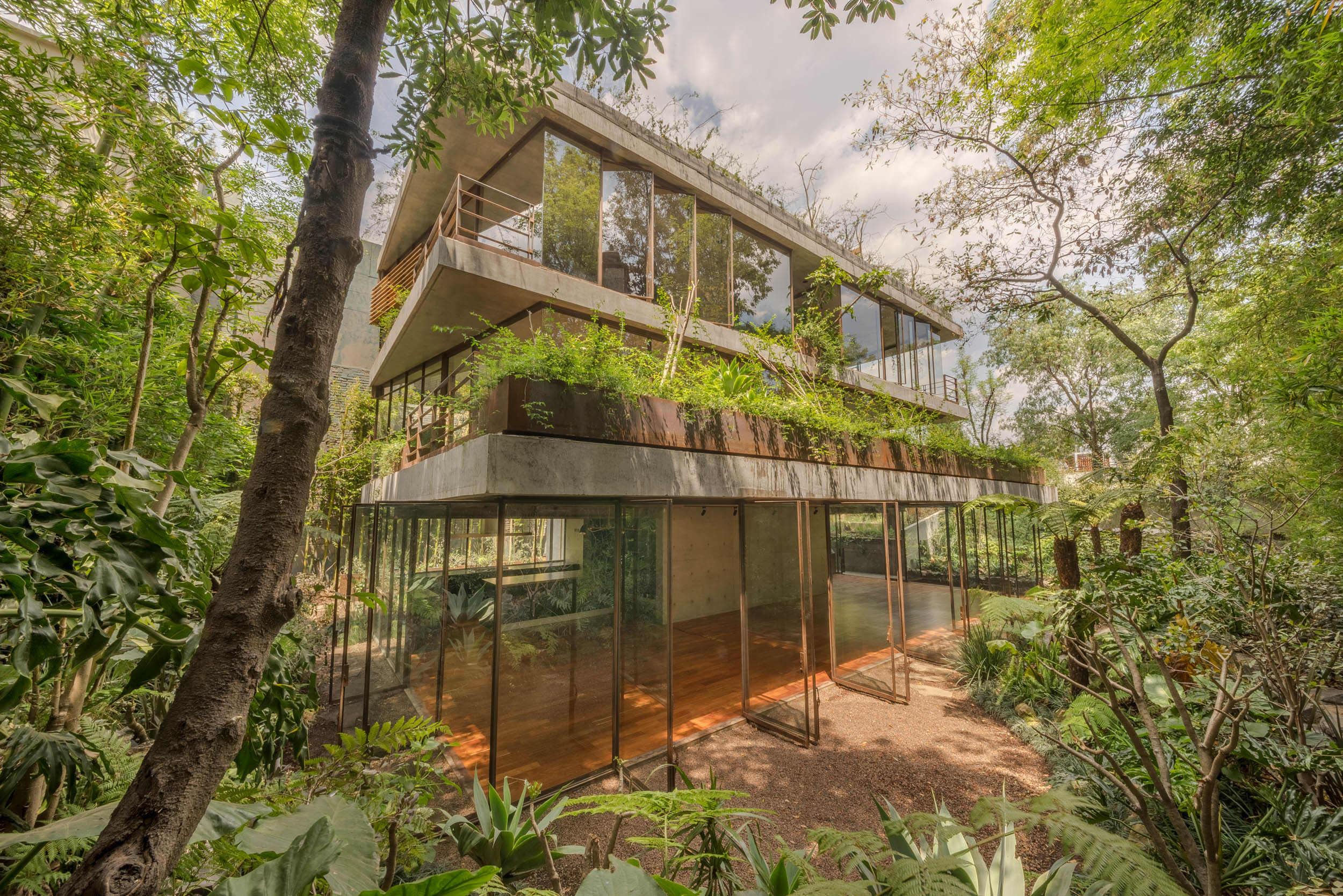 Casa Erasto, un espacio sublime que celebra la arquitectura paisajista mexicana