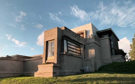 Casa Hollyhock, arquitectura maya en las colinas de Los Ángeles