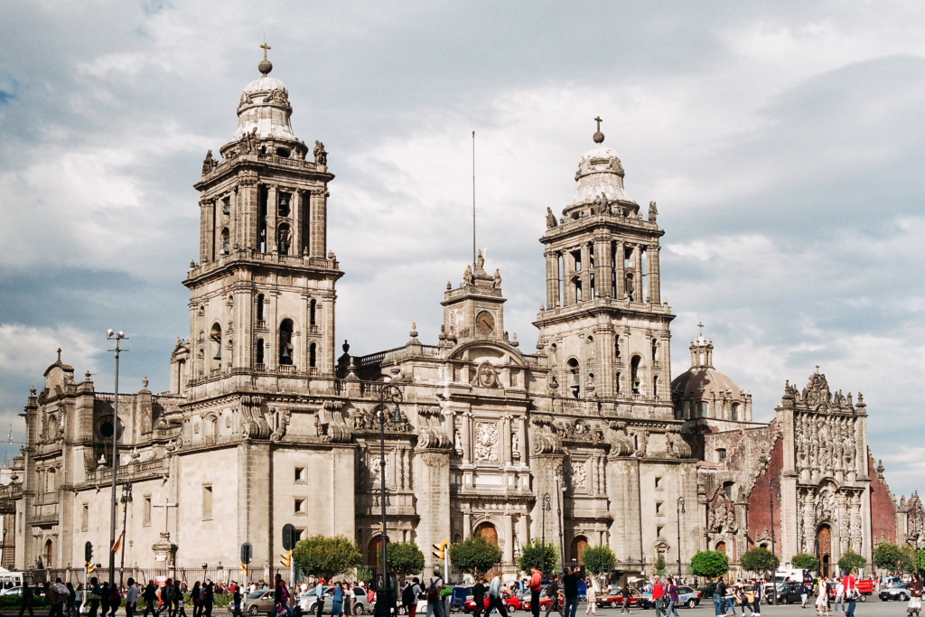 Recorre las hermosas torres-campanarios de la Catedral Metropolitana