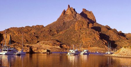 El Cerro del Tetakawi, un impresionante coloso a orillas del Mar de Cortés