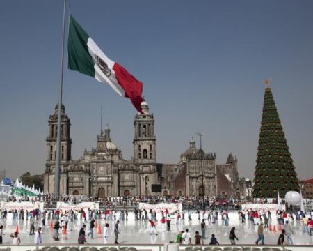 La historia del primer árbol de Navidad en México