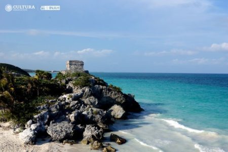 Descubren chultún y restos óseos en Zona Arqueológica de Tulum, Quintana Roo