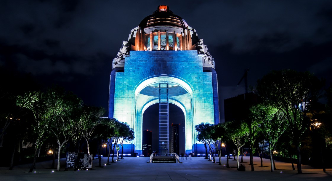 Un recorrido por la vida nocturna de la colonia Tabacalera